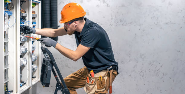 Best Commercial Electrician Services  in Vermilion, OH